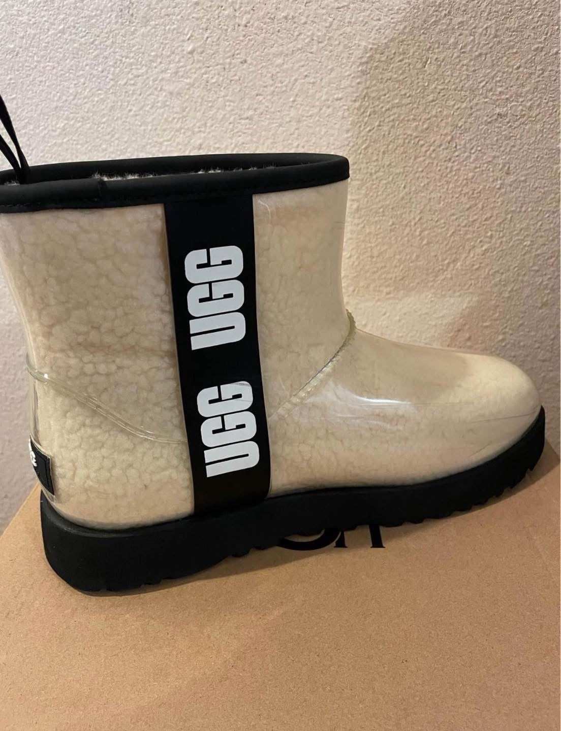 UGG MIXED SHOES & SLIPPERS PALLETS (200 pairs)