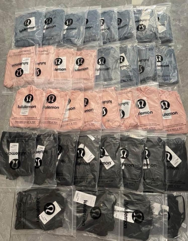 Lululemon clothing and accessories (350 pieces per pallet)