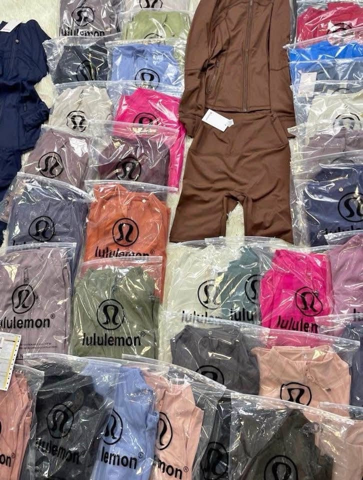 Lululemon clothing and accessories (350 pieces per pallet)